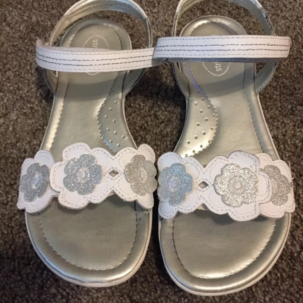 SOLD! Stride Rite ALEXA sandals / Girls Size 1.5